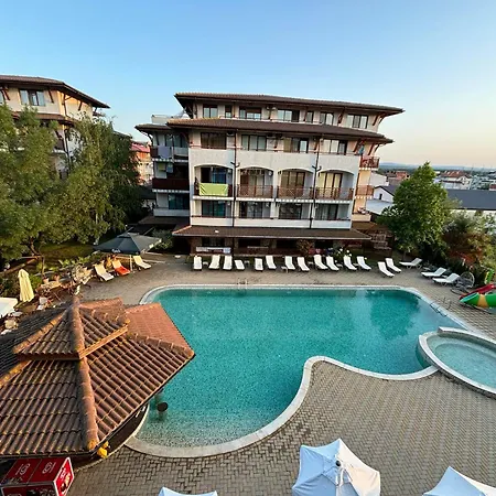 Apartments Primorsko 아파트호텔 3*