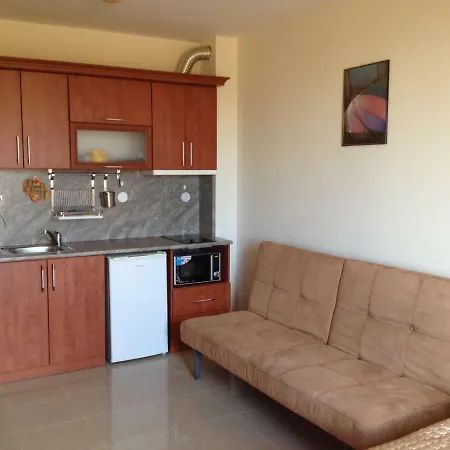 Apartments Primorsko 아파트호텔 3*